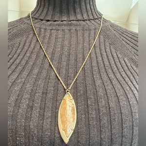 Kendra Scott pendant necklace